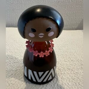 Avon vintage bottle: “It’s a Small World” Island girl 🌸